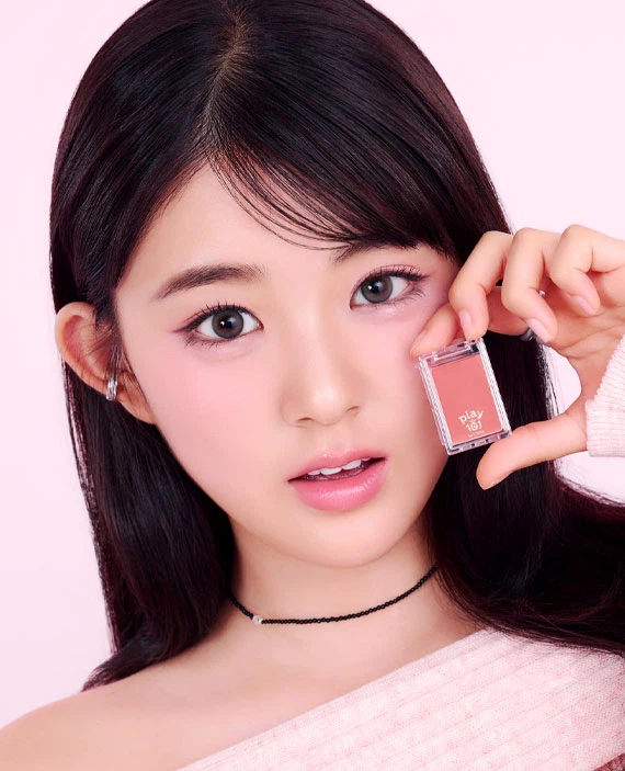 Play 101 by ETUDE [02 Cooler Than Me] Multi Blending Piece Powder Blusher image 3